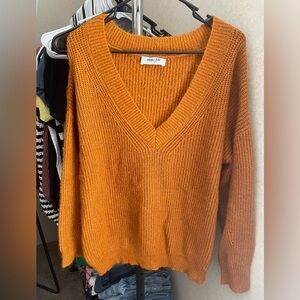 Oversized vneck sweater